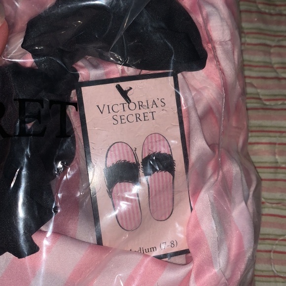 VS slippers - Picture 2 of 2